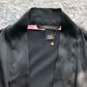 Victoria’sSecret Satin Robe